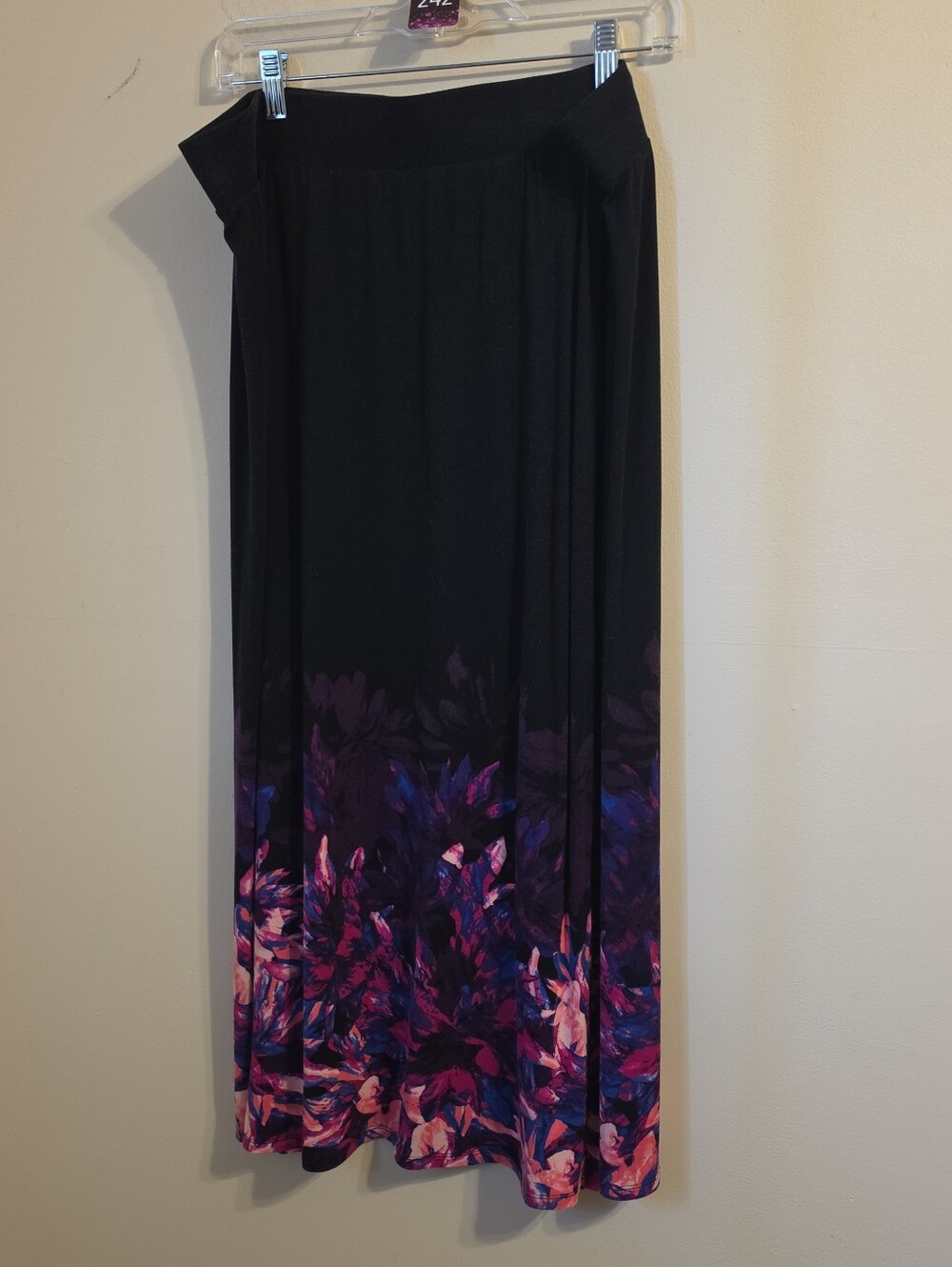 Dana Buchman Black Floral Print Maxi Skirt. In EUC - Picture 2 of 5
